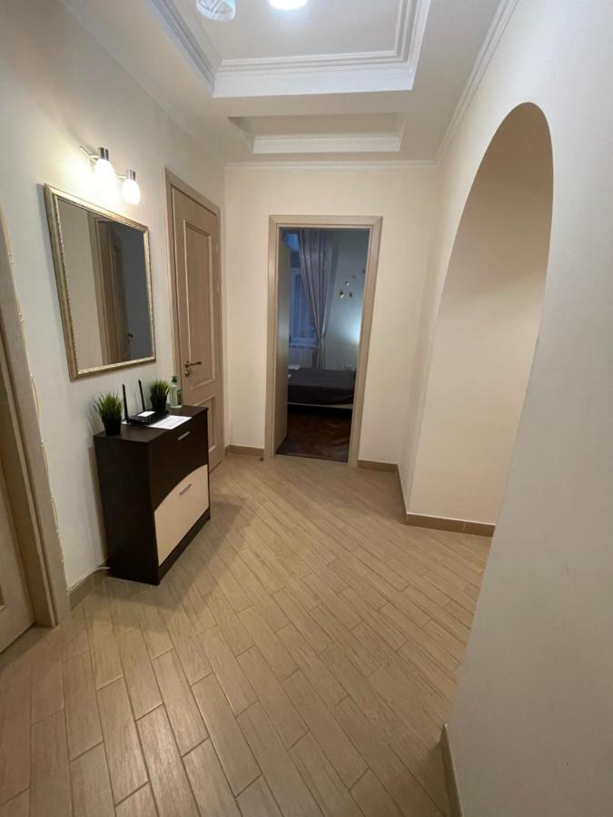 3 Rooms Apartments In The City Centr 利沃夫 外观 照片