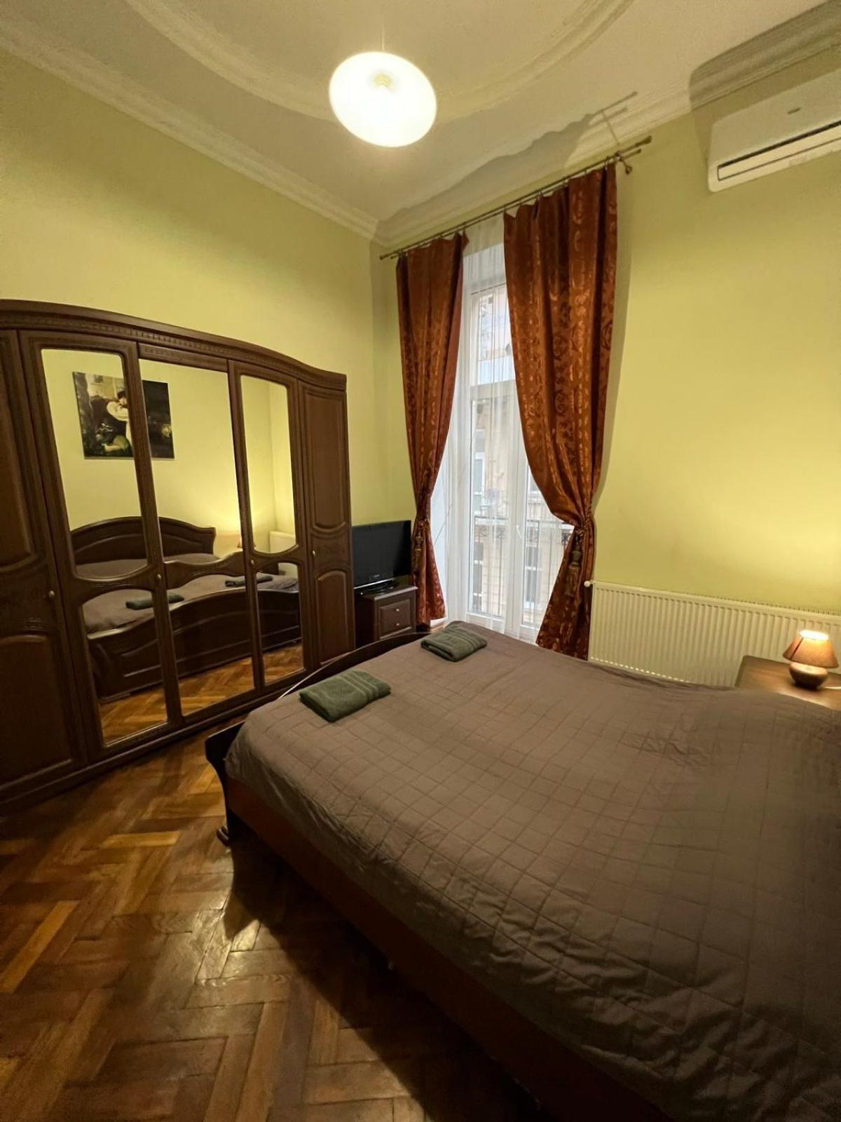 3 Rooms Apartments In The City Centr 利沃夫 外观 照片