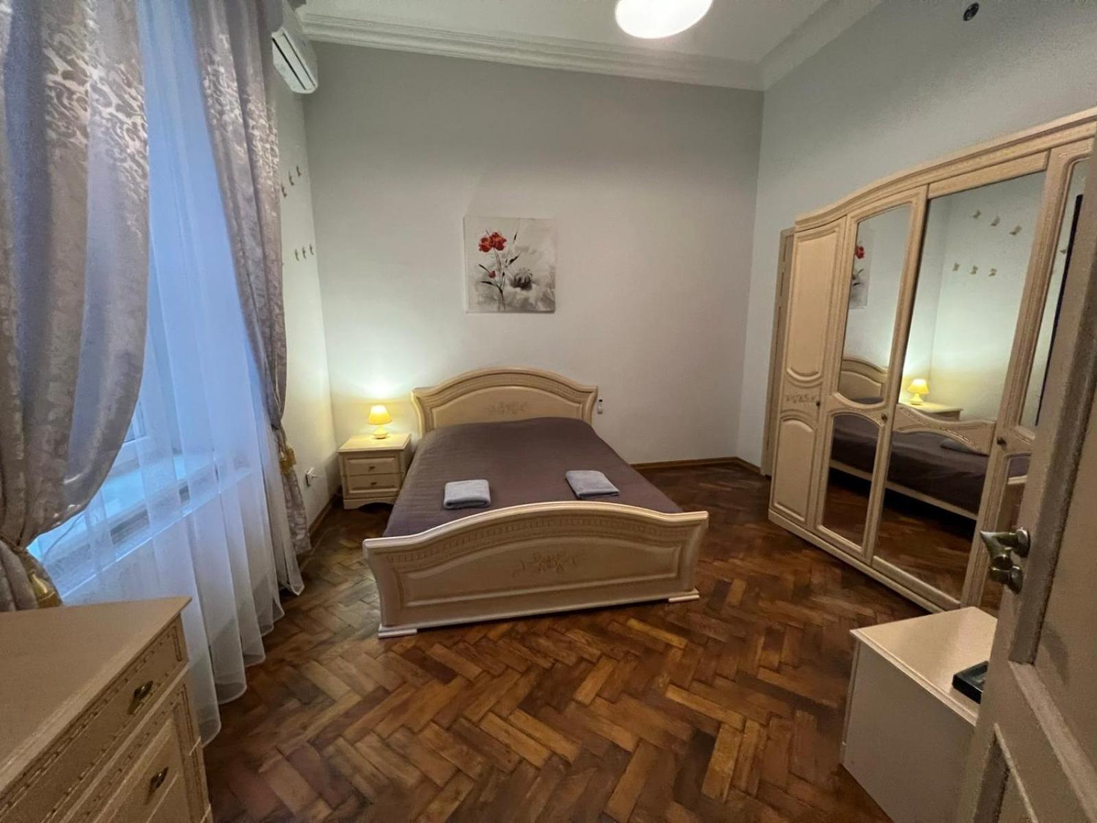 3 Rooms Apartments In The City Centr 利沃夫 外观 照片