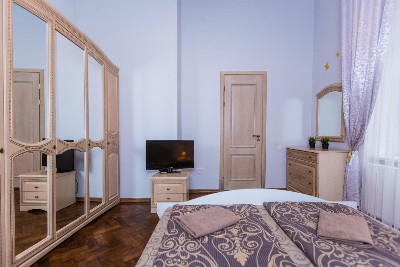 3 Rooms Apartments In The City Centr 利沃夫 外观 照片