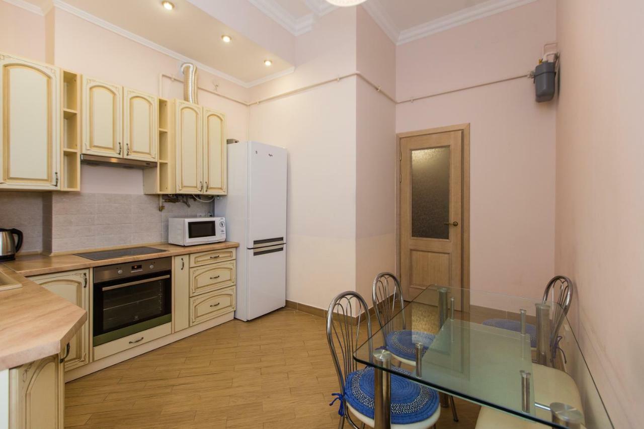 3 Rooms Apartments In The City Centr 利沃夫 外观 照片