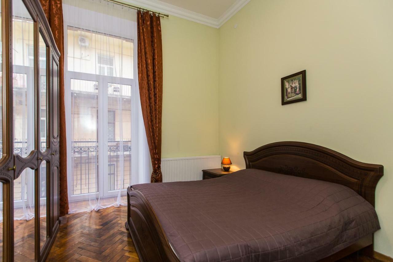 3 Rooms Apartments In The City Centr 利沃夫 外观 照片